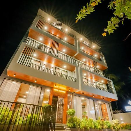 Limeshine - Airport Transit Hotels & Residences Katunayaka Exterior photo