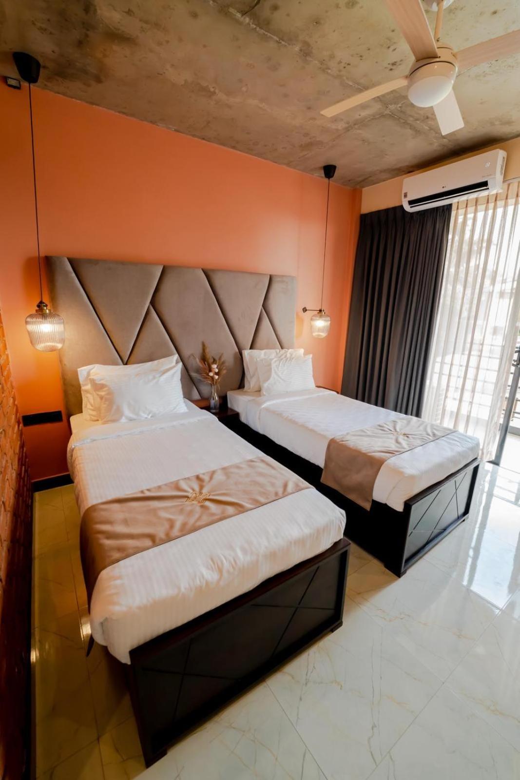 Limeshine - Airport Transit Hotels & Residences Katunayaka Exterior photo