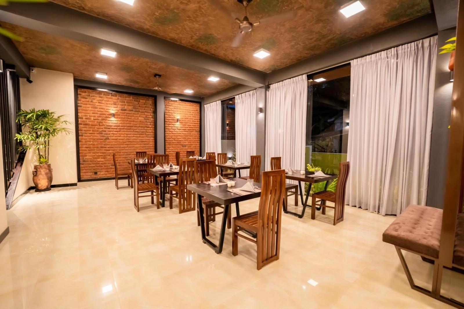 Limeshine - Airport Transit Hotels & Residences Katunayaka Exterior photo
